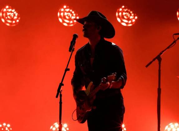 Riley Green performs onstage during the 59th CMA Awards at the Bridgestone Arena in Nashville, Tennessee, on Wednesday, November 19, 2025.  NAS20251119338 JOHNxANGELILLO