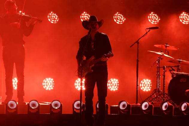 Riley Green performs onstage during the 59th CMA Awards at the Bridgestone Arena in Nashville, Tennessee, on Wednesday, November 19, 2025.  NAS20251119340 JOHNxANGELILLO