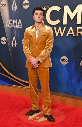 59th Annual CMA Awards - Arrivals Asher Angel arriving at the 59th Annual Country Music Association Awards held at the Bridgestone Arena on November 19, 2025 in Nashville, TN. Nashville Bridgestone Arena Tennessee USA Copyright: xOConnor-Arroyo AFF-USA.comx