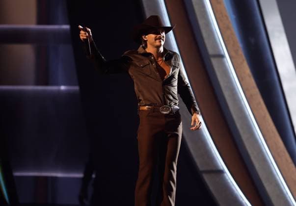 Tucker Wetmore performs onstage during the 59th CMA Awards at the Bridgestone Arena in Nashville, Tennessee, on Wednesday, November 19, 2025.  NAS20251119344 JOHNxANGELILLO