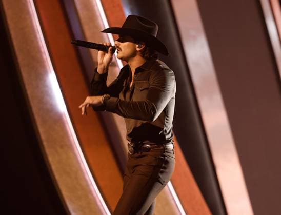 Tucker Wetmore performs onstage during the 59th CMA Awards at the Bridgestone Arena in Nashville, Tennessee, on Wednesday, November 19, 2025.  NAS20251119345 JOHNxANGELILLO
