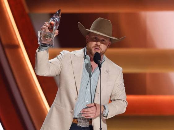 Cody Johnson accepts the award for Male Vocalist of the Year onstage during the 59th CMA Awards at the Bridgestone Arena in Nashville, Tennessee, on Wednesday, November 19, 2025.  NAS20251119349 JOHNxANGELILLO