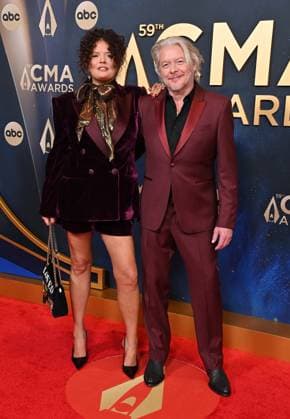 59th Annual CMA Awards - Arrivals Phillip Sweet and Rebecca Sweet arriving at the 59th Annual Country Music Association Awards held at the Bridgestone Arena on November 19, 2025 in Nashville, TN. Nashville Bridgestone Arena Tennessee USA Copyright: xOConnor-Arroyo AFF-USA.comx