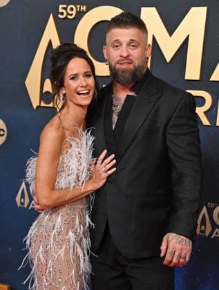 59th Annual CMA Awards - Arrivals Brantley Gilbert and Amber Cochran arriving at the 59th Annual Country Music Association Awards held at the Bridgestone Arena on November 19, 2025 in Nashville, TN. Nashville Bridgestone Arena Tennessee USA Copyright: xOConnor-Arroyo AFF-USA.comx