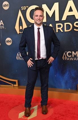 59th Annual CMA Awards - Arrivals Justin Thomson arriving at the 59th Annual Country Music Association Awards held at the Bridgestone Arena on November 19, 2025 in Nashville, TN. Nashville Bridgestone Arena Tennessee USA Copyright: xOConnor-Arroyo AFF-USA.comx
