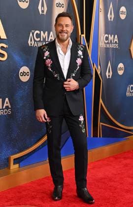 59th Annual CMA Awards - Arrivals Jimi Westbrook of Little Big Town arriving at the 59th Annual Country Music Association Awards held at the Bridgestone Arena on November 19, 2025 in Nashville, TN. Nashville Bridgestone Arena Tennessee USA Copyright: xOConnor-Arroyo AFF-USA.comx