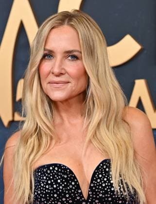 59th Annual CMA Awards - Arrivals Jessica Capshaw arriving at the 59th Annual Country Music Association Awards held at the Bridgestone Arena on November 19, 2025 in Nashville, TN. Nashville Bridgestone Arena Tennessee USA Copyright: xOConnor-Arroyo AFF-USA.comx