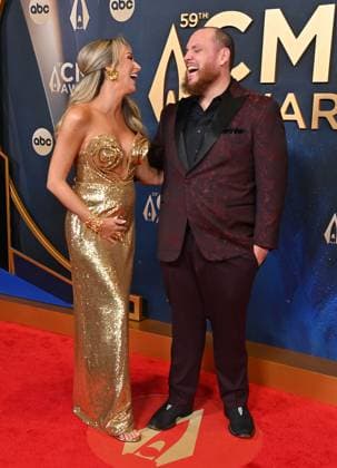 59th Annual CMA Awards - Arrivals Luke Combs and Nicole Hocking arriving at the 59th Annual Country Music Association Awards held at the Bridgestone Arena on November 19, 2025 in Nashville, TN. Nashville Bridgestone Arena Tennessee USA Copyright: xOConnor-Arroyo AFF-USA.comx