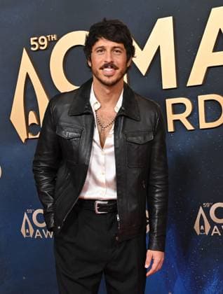 59th Annual CMA Awards - Arrivals Morgan Evans arriving at the 59th Annual Country Music Association Awards held at the Bridgestone Arena on November 19, 2025 in Nashville, TN. Nashville Bridgestone Arena Tennessee USA Copyright: xOConnor-Arroyo AFF-USA.comx