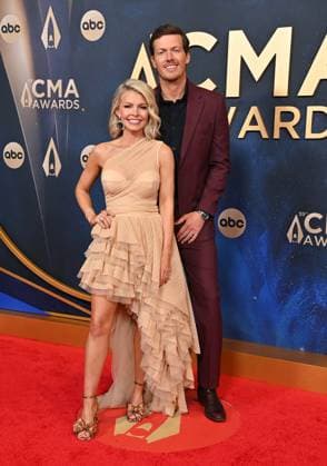 59th Annual CMA Awards - Arrivals Kara Birge and George Birge arriving at the 59th Annual Country Music Association Awards held at the Bridgestone Arena on November 19, 2025 in Nashville, TN. Nashville Bridgestone Arena Tennessee USA Copyright: xOConnor-Arroyo AFF-USA.comx
