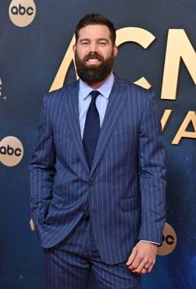 59th Annual CMA Awards - Arrivals Jordan Davis arriving at the 59th Annual Country Music Association Awards held at the Bridgestone Arena on November 19, 2025 in Nashville, TN. Nashville Bridgestone Arena Tennessee USA Copyright: xOConnor-Arroyo AFF-USA.comx