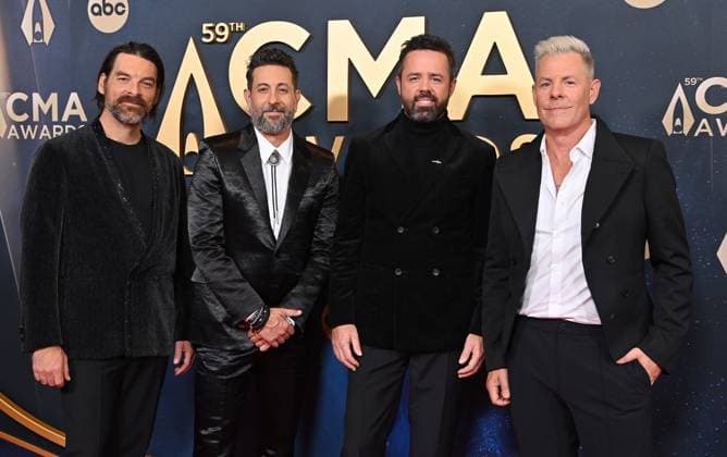 59th Annual CMA Awards - Arrivals Old Dominion arriving at the 59th Annual Country Music Association Awards held at the Bridgestone Arena on November 19, 2025 in Nashville, TN. Nashville Bridgestone Arena Tennessee USA Copyright: xOConnor-Arroyo AFF-USA.comx