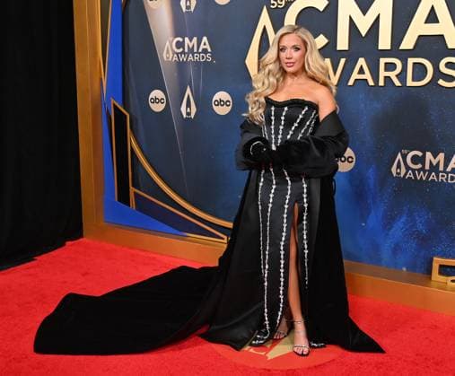 59th Annual CMA Awards - Arrivals Megan Moroney arriving at the 59th Annual Country Music Association Awards held at the Bridgestone Arena on November 19, 2025 in Nashville, TN. Nashville Bridgestone Arena Tennessee USA Copyright: xOConnor-Arroyo AFF-USA.comx