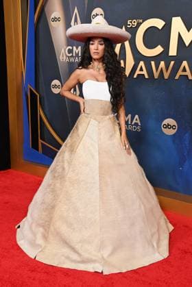 59th Annual CMA Awards - Arrivals Moriah Smallbone arriving at the 59th Annual Country Music Association Awards held at the Bridgestone Arena on November 19, 2025 in Nashville, TN. Nashville Bridgestone Arena Tennessee USA Copyright: xOConnor-Arroyo AFF-USA.comx