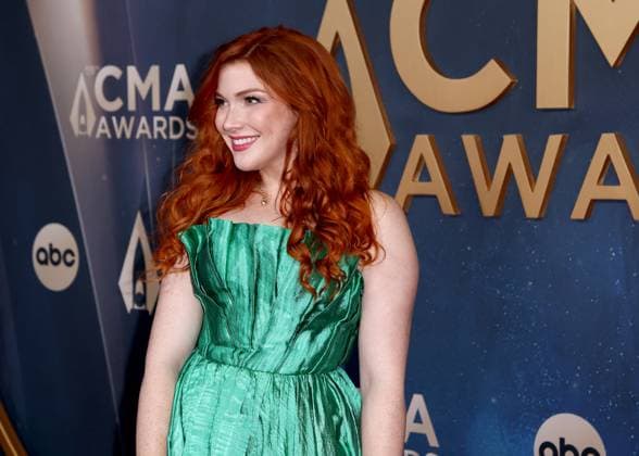 59th Annual CMA Awards - Arrivals Caylee Hammack arriving at the 59th Annual Country Music Association Awards held at the Bridgestone Arena on November 19, 2025 in Nashville, TN. Nashville Bridgestone Arena Tennessee USA Copyright: xCurtisxHilbunx xAFF-USA.COMx