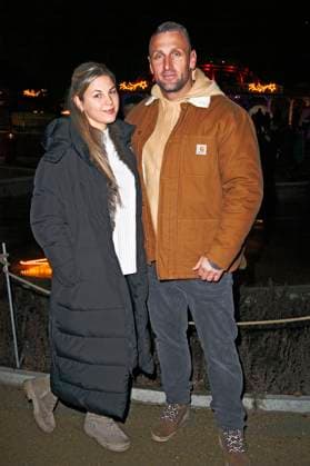 Kevin Kuske mit Partnerin Chantal Laupert bei der Eröffnung des Christmas Garden 2025 im Botanischen Garten Berlin. Berlin, 19.11.2025 Foto:xN.xKubelkax xFuturexImagex christmas_garden_5103