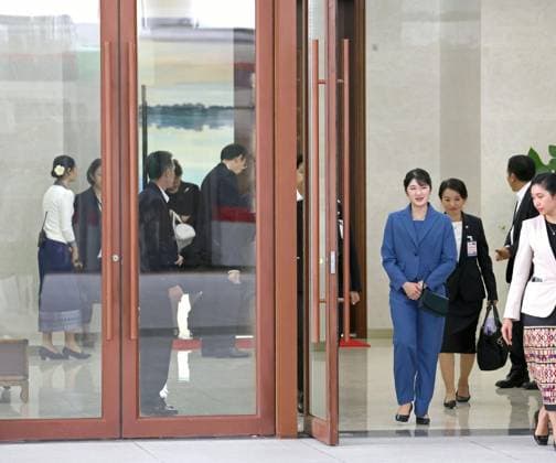 Japan Princess Aiko in Laos Japanese Princess Aiko (4th from R) arrives at Vientiane station on her way to Luang Prabang, an ancient Lao capital, on the fourth day of her six-day official trip to Laos on Nov. 20, 2025. (Pool photo)  A14AA0005047980P