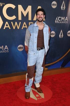 59th Annual CMA Awards - Arrivals Ben Johnson arriving at the 59th Annual Country Music Association Awards held at the Bridgestone Arena on November 19, 2025 in Nashville, TN. Nashville Bridgestone Arena Tennessee USA Copyright: xCurtisxHilbunx xAFF-USA.COMx