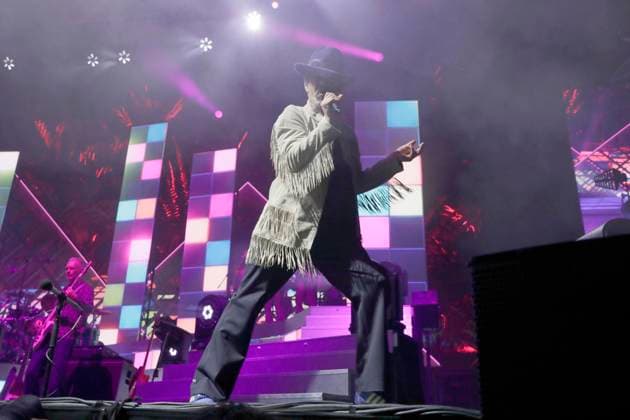 19 11 2025, Jamiroquai, singer Jay Kay, in concert at the Uber Arena in Berlin, pop, music, British acid jazz funk band, Berlin Germany, Germany
