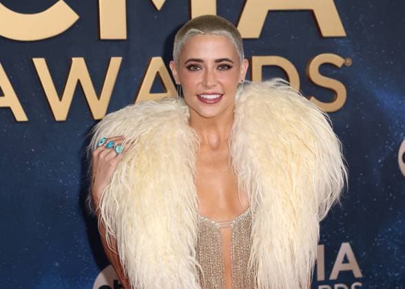59th Annual CMA Awards - Arrivals Cece arriving at the 59th Annual Country Music Association Awards held at the Bridgestone Arena on November 19, 2025 in Nashville, TN. Nashville Bridgestone Arena Tennessee USA Copyright: xCurtisxHilbunx xAFF-USA.COMx