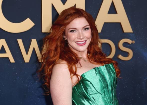 59th Annual CMA Awards - Arrivals Caylee Hammack arriving at the 59th Annual Country Music Association Awards held at the Bridgestone Arena on November 19, 2025 in Nashville, TN. Nashville Bridgestone Arena Tennessee USA Copyright: xCurtisxHilbunx xAFF-USA.COMx