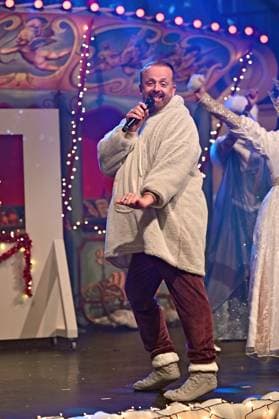 Crazy Christmas Our favorite Christmas songs Ross Antony on the occasion of the live show Crazy Christmas Our favorite Christmas songs on 19 11 2025 at Europapark Rust 20251119MWI094977