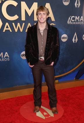 59th Annual CMA Awards - Arrivals Hudson Westbrook arriving at the 59th Annual Country Music Association Awards held at the Bridgestone Arena on November 19, 2025 in Nashville, TN. Nashville Bridgestone Arena Tennessee USA Copyright: xCurtisxHilbunx xAFF-USA.COMx