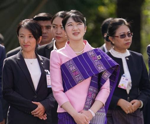 Japan Princess Aiko in Laos Japanese Princess Aiko (C) arrives at the National Museum in the ancient Lao capital of Luang Prabang during her official trip to Laos on Nov. 20, 2025. (Pool photo)  A14AA0005048110P