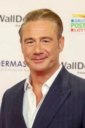 abb Saenger Sasha as a guest on the red carpet at the award ceremony of the Golden Image of Women 2025 at the Theater im Hafen on 19 11 2025 in Hamburg Hamburg Germany