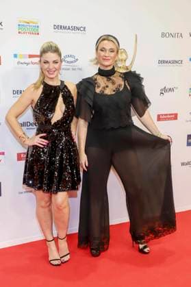 abb Christine Deck, Ella Deck as a guest on the red carpet at the award ceremony of the Golden Image of Women 2025 at the Theater im Hafen on 19 11 2025 in Hamburg Hamburg Germany