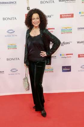 abb Barbara Wussow actress as a guest on the red carpet at the award ceremony of the Golden Image of a Woman 2025 at the Theater im Hafen on 19 11 2025 in Hamburg Hamburg Germany