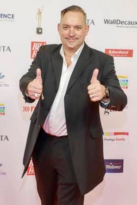 abb Christian Kahrmann Actor on the red carpet at the award ceremony of the Golden Image of a Woman 2025 at the Theater im Hafen on 19 11 2025 in Hamburg Hamburg Germany