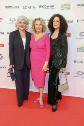 abb Birgit Schrowange, Michaela May, Babara Wussow as guests on the red carpet at the award ceremony of the Golden Image of Women 2025 at the Theater im Hafen on 19 11 2025 in Hamburg Hamburg Germany