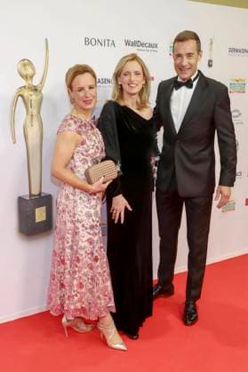 abb Julia Becker, Karin Prien, Kai Pflaume as guests on the red carpet at the award ceremony of the Golden Image of Women 2025 at the Theater im Hafen on 19 11 2025 in Hamburg Hamburg Germany