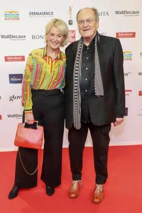abb Annette Mattausch, Dietrich Mattausch Married couple Actors as guests on the red carpet at the award ceremony of the Golden Image of a Woman 2025 at the Theater im Hafen on 19 11 2025 in Hamburg Hamburg Germany