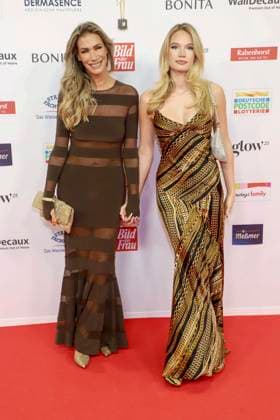 abb Sam Helmer daughter Yasmina Filali actress on the red carpet at the award ceremony of the Golden Image of a Woman 2025 at the Theater im Hafen on 19 11 2025 in Hamburg Hamburg Germany