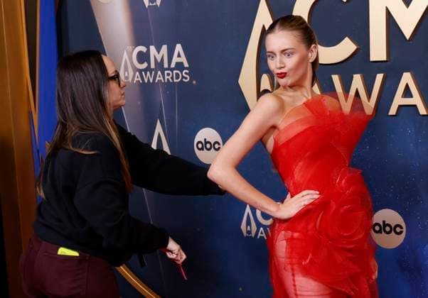Kelsea Ballerini arrives on the red carpet at the 59th CMA Awards in Nashville, Tennessee, on Wednesday, November 19, 2025.  NAS202511192007 JOHNxANGELILLO
