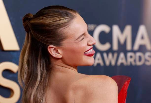 Kelsea Ballerini arrives on the red carpet at the 59th CMA Awards at the Bridgestone Arena in Nashville, Tennessee, on Wednesday, November 19, 2025.  NAS202511192009 JOHNxANGELILLO
