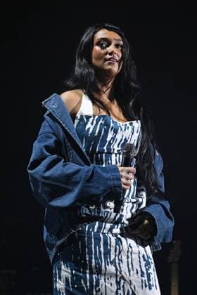 Joy Crookes performing at Brixton Academy LONDON, ENGLAND - NOVEMBER 19: Joy Crookes performing at Brixton Academy on November 19, 2025 in London, England. CAP MAR MAR Great Britain Copyright: xMartinxHarris CapitalxPicturesx