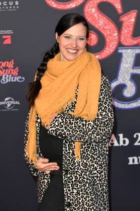 Nadja Jo Klapper at the European premiere of the movie Song Sung Blue at Zoo Palast Berlin, 19 11 2025 Foto:xM.xBehrensx xFuturexImagex blue_5127