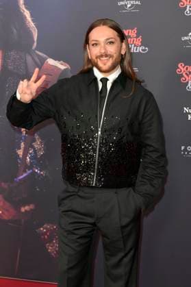 Riccardo Simonetti at the European premiere of the movie Song Sung Blue at Zoo Palast Berlin, 19 11 2025 Foto:xM.xBehrensx xFuturexImagex blue_5139