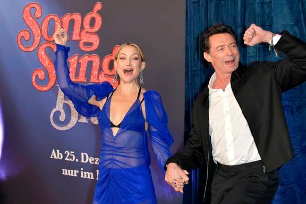Kate Hudson and Hugh Jackman at the European premiere of the movie Song Sung Blue at Zoo Palast Berlin, 19 11 2025 Foto:xM.xBehrensx xFuturexImagex blue_5146