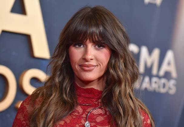 59th Annual CMA Awards - Arrivals Ella Langley arriving at the 59th Annual Country Music Association Awards held at the Bridgestone Arena on November 19, 2025 in Nashville, TN. Nashville Bridgestone Arena Tennessee USA Copyright: xOConnor-Arroyo AFF-USA.comx