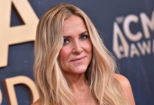 59th Annual CMA Awards - Arrivals Jessica Capshaw arriving at the 59th Annual Country Music Association Awards held at the Bridgestone Arena on November 19, 2025 in Nashville, TN. Nashville Bridgestone Arena Tennessee USA Copyright: xOConnor-Arroyo AFF-USA.comx
