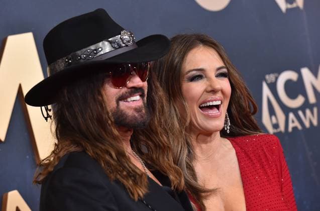 59th Annual CMA Awards - Arrivals Billy Ray Cyrus and Elizabeth Hurley arriving at the 59th Annual Country Music Association Awards held at the Bridgestone Arena on November 19, 2025 in Nashville, TN. Nashville Bridgestone Arena Tennessee USA Copyright: xOConnor-Arroyo AFF-USA.comx