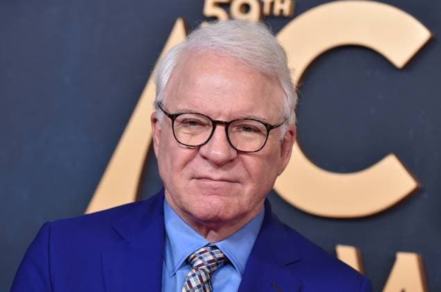 59th Annual CMA Awards - Arrivals Steve Martin arriving at the 59th Annual Country Music Association Awards held at the Bridgestone Arena on November 19, 2025 in Nashville, TN. Nashville Bridgestone Arena Tennessee USA Copyright: xOConnor-Arroyo AFF-USA.comx