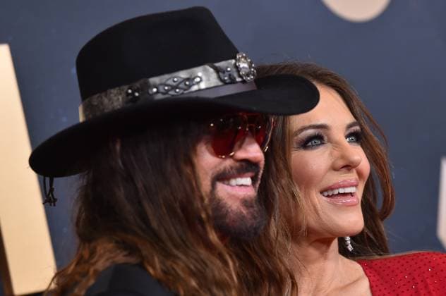 59th Annual CMA Awards - Arrivals Billy Ray Cyrus and Elizabeth Hurley arriving at the 59th Annual Country Music Association Awards held at the Bridgestone Arena on November 19, 2025 in Nashville, TN. Nashville Bridgestone Arena Tennessee USA Copyright: xOConnor-Arroyo AFF-USA.comx