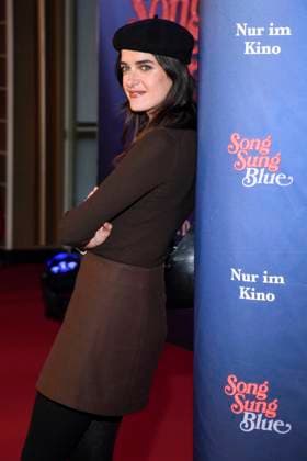 abb Marie Nasemann on the red carpet at the European premiere of the movie Song Sung Blue at Zoo Palast Berlin on 19 11 2025 in Berlin Berlin Germany