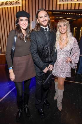 abb Marie Nasemann, Riccardo Simonetti and Annemarie Eilfeld as guests on the red carpet at the European premiere of the movie Song Sung Blue at Zoo Palast Berlin on 19 11 2025 in Berlin Berlin Germany