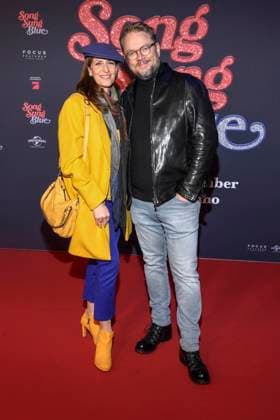 abb Ulrike Frank and Marc Schubring as guests on the red carpet at the European premiere of the movie Song Sung Blue at Zoo Palast Berlin on 19 11 2025 in Berlin Berlin Germany